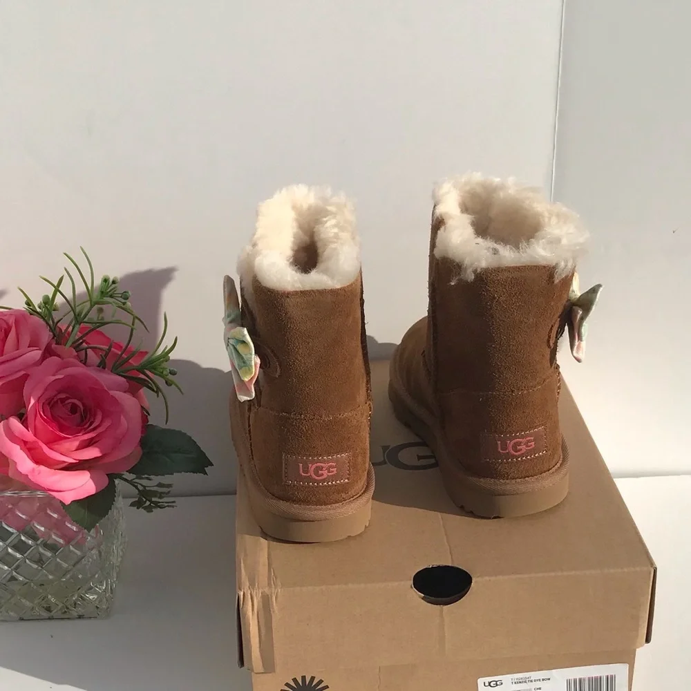 UGG Kenzie Tie Dye Bow